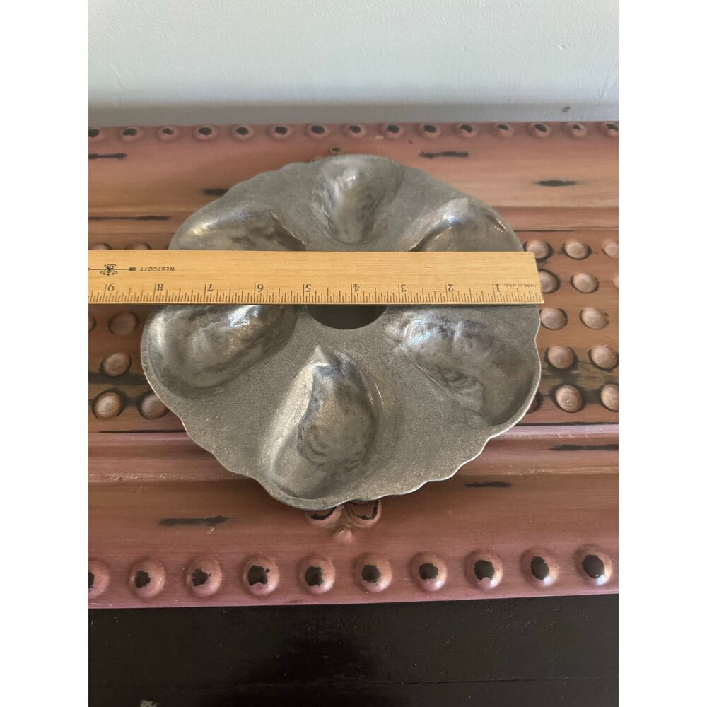 Wilton Armetale Oyster Plate 8.5” Seafood Serving Tray 6 Shells w Sauce Well USA - Picture 4 of 4